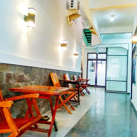 Hotel Keluarga Djagalan Raya Surabaya Eksteriør bilde