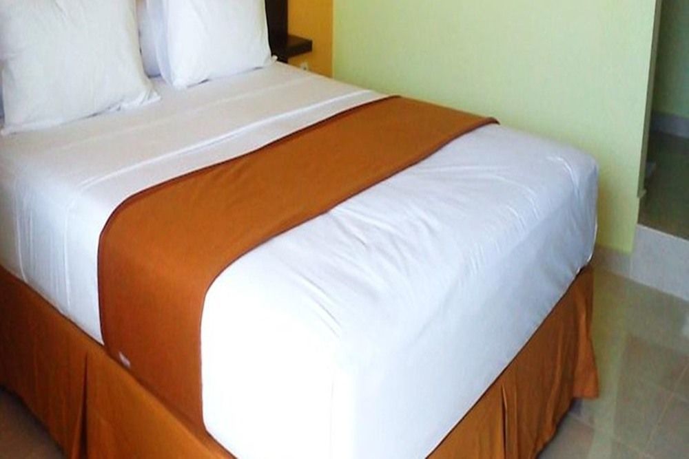 Hotel Keluarga Djagalan Raya Surabaya Eksteriør bilde