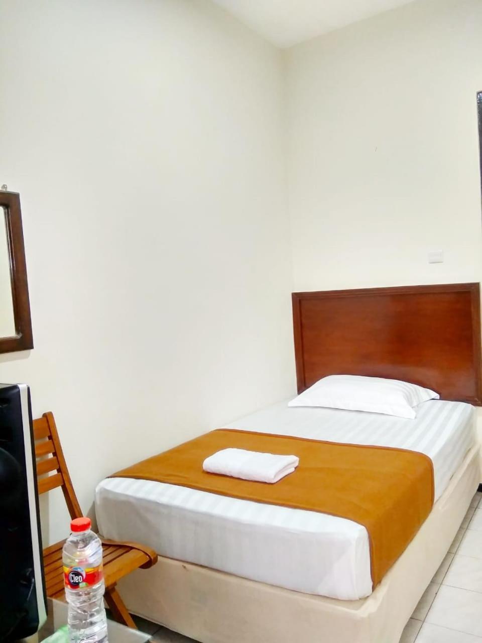 Hotel Keluarga Djagalan Raya Surabaya Eksteriør bilde